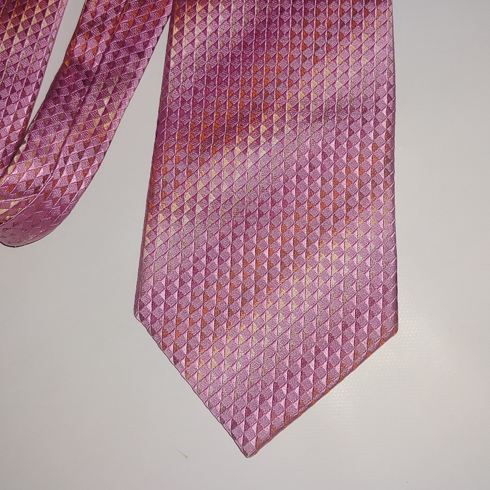Kenneth Cole New York pinkprint tie